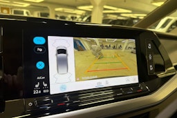 harmaa Volkswagen Multivan 2022 kuva 20.