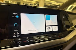 harmaa Volkswagen Multivan 2022 kuva 21.