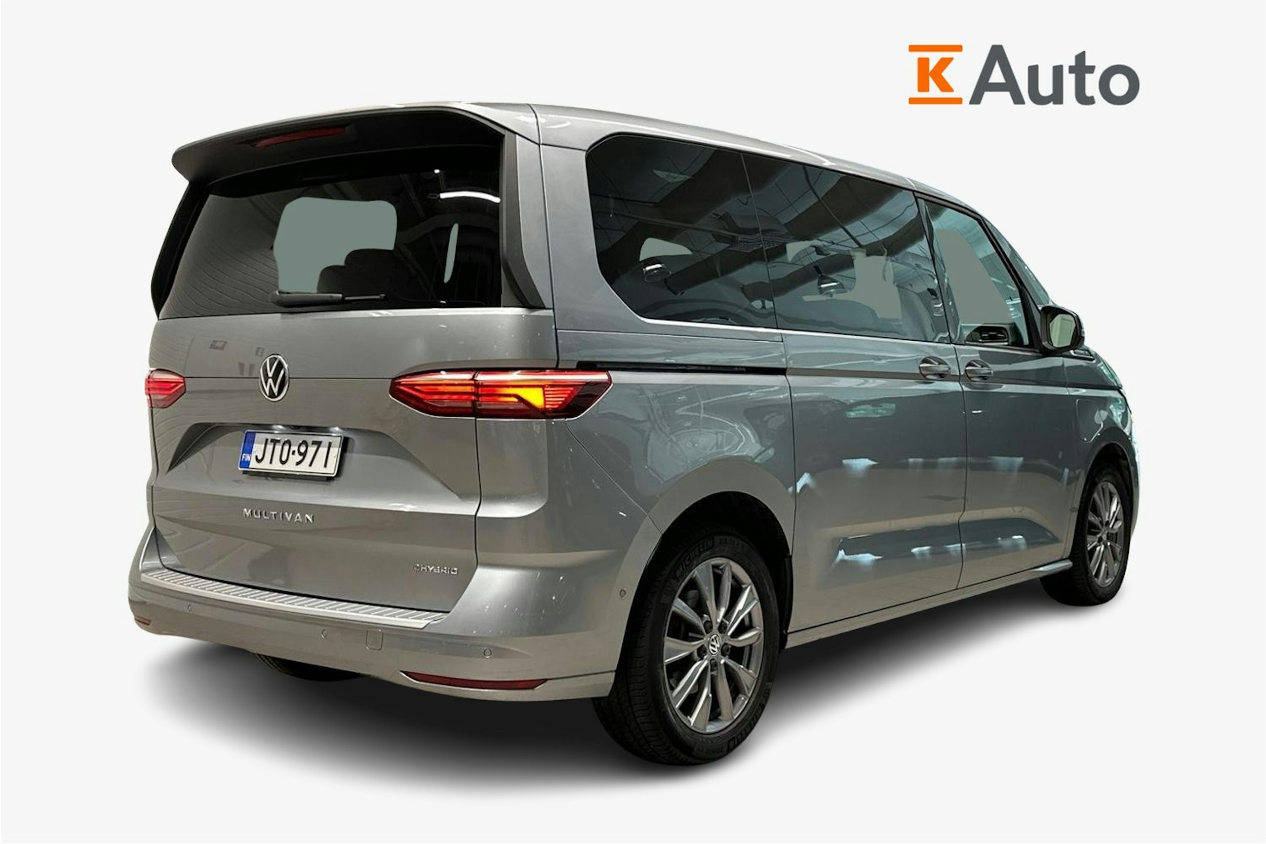 harmaa Volkswagen Multivan 2022 kuva 2.