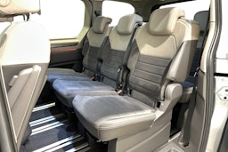 harmaa Volkswagen Multivan 2022 kuva 10.