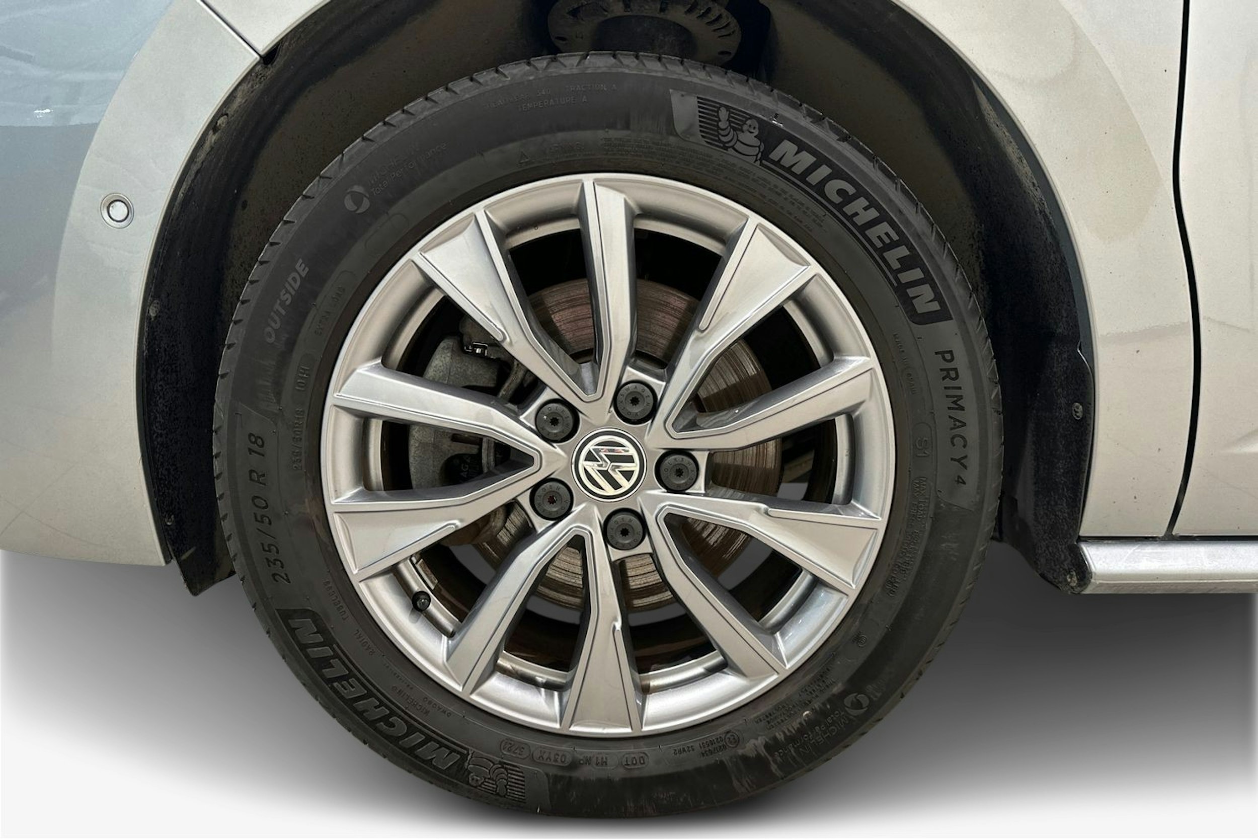 harmaa Volkswagen Multivan 2022 kuva 11.