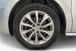 harmaa Volkswagen Multivan 2022 kuva 11.
