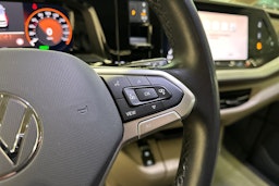 harmaa Volkswagen Multivan 2022 kuva 27.