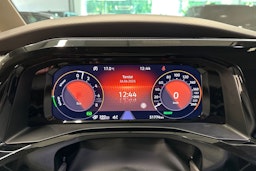 harmaa Volkswagen Multivan 2022 kuva 34.