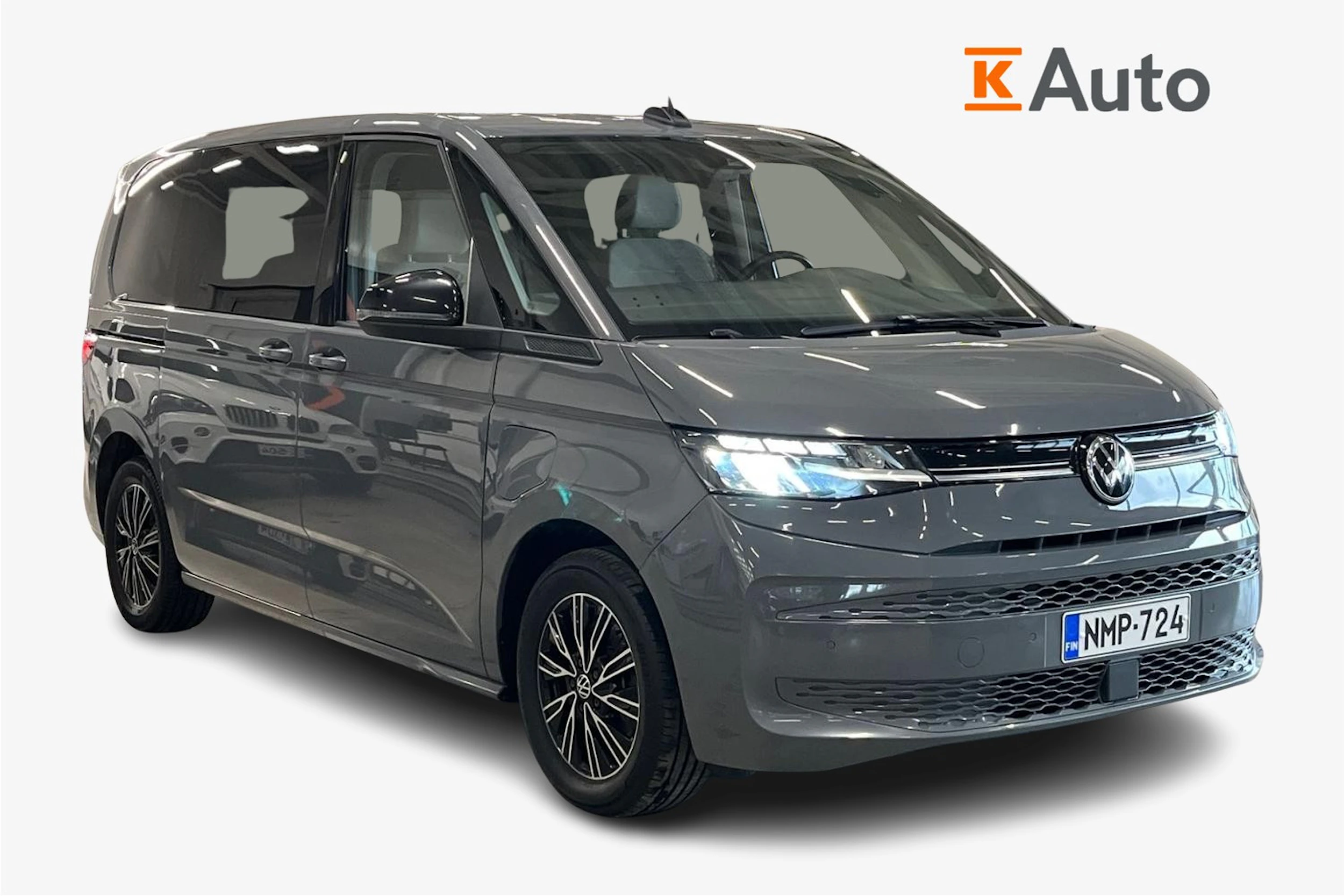 harmaa Volkswagen Multivan 2022 kuva 1.