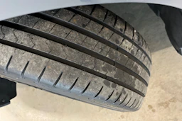 harmaa Volkswagen Multivan 2022 kuva 10.