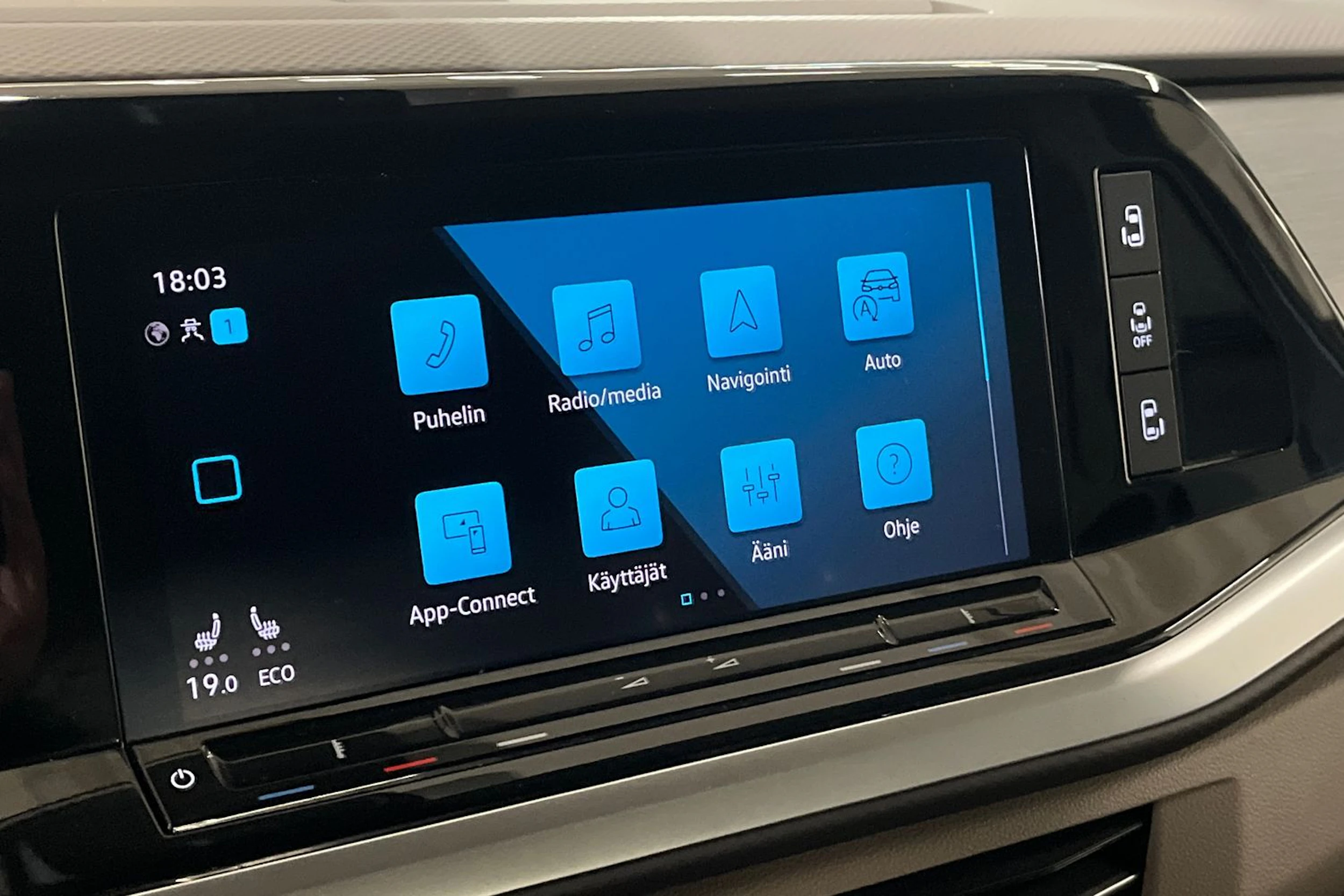harmaa Volkswagen Multivan 2022 kuva 22.