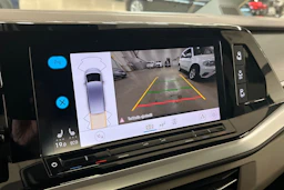 harmaa Volkswagen Multivan 2022 kuva 23.