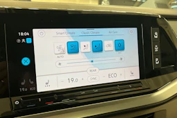 harmaa Volkswagen Multivan 2022 kuva 24.