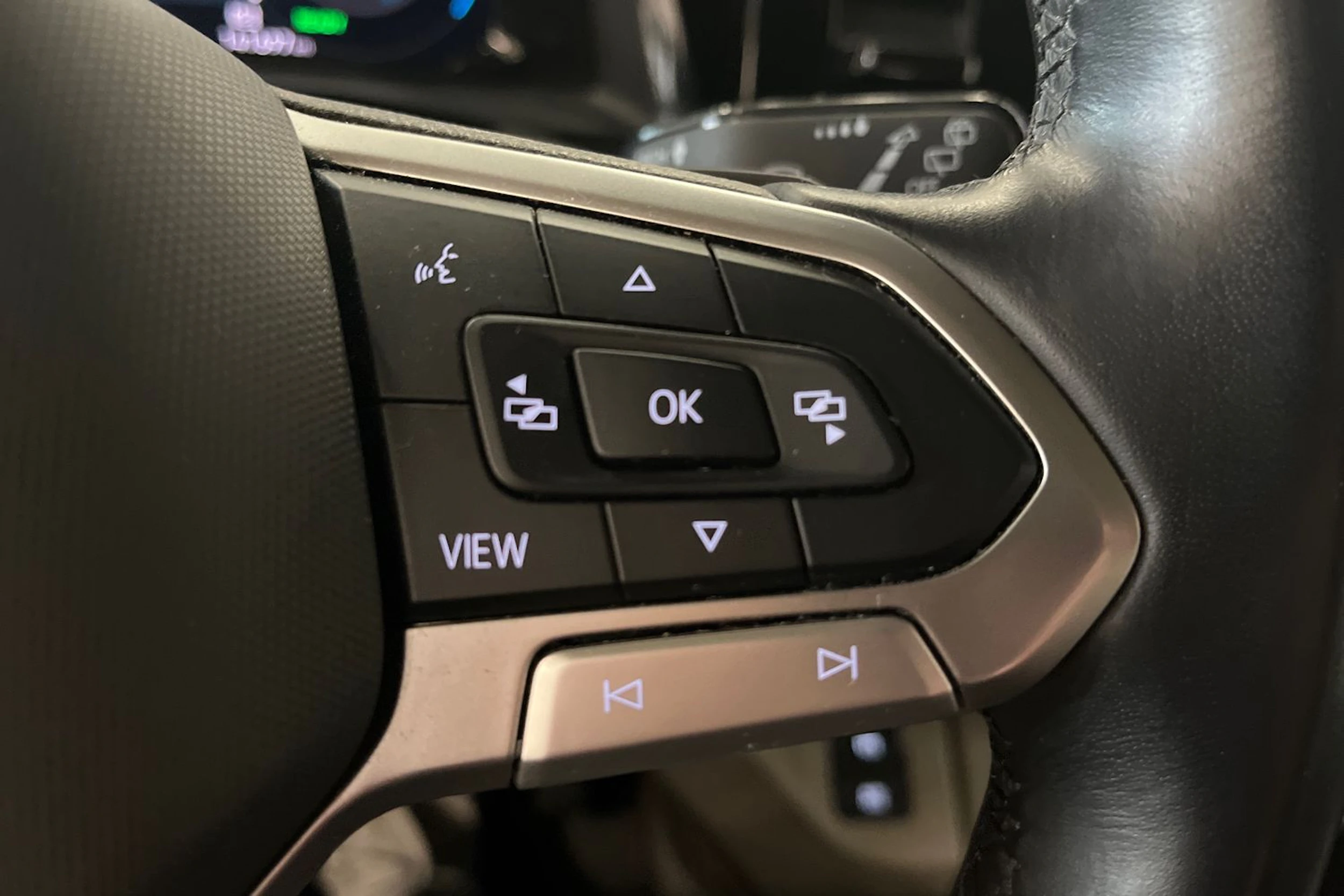 harmaa Volkswagen Multivan 2022 kuva 31.