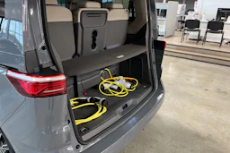 harmaa Volkswagen Multivan 2022 kuva 36.