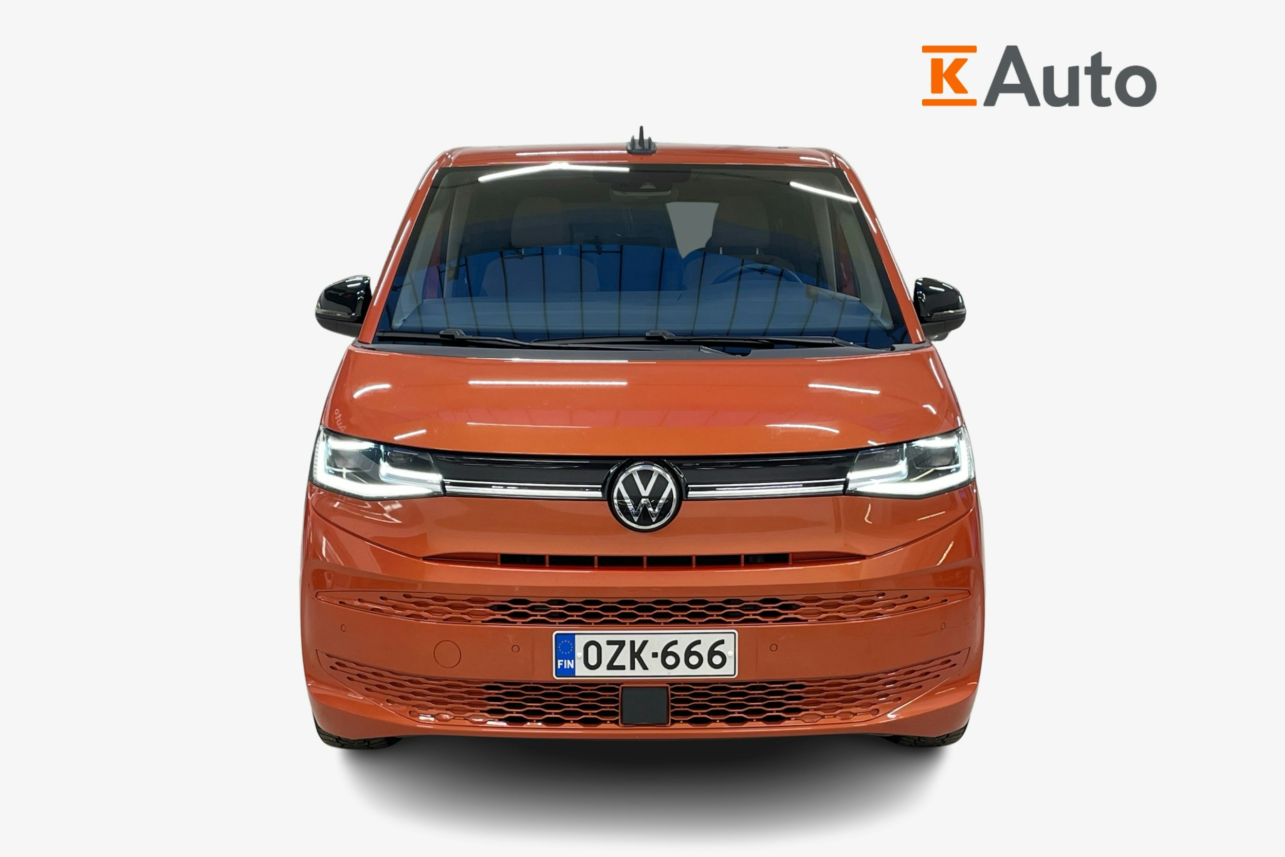 oranssi Volkswagen Multivan 2022 kuva 4.