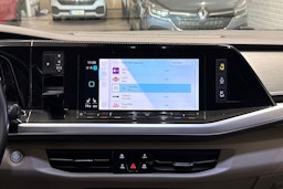 valkoinen Volkswagen Multivan 2022 kuva 15.