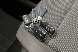 valkoinen Volkswagen Multivan 2022 kuva 32.