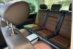 Musta Volkswagen Multivan 2022 kuva 4.