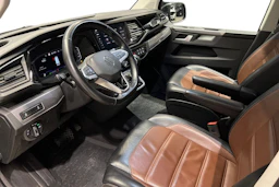Musta Volkswagen Multivan 2022 kuva 8.