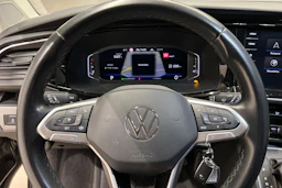 Musta Volkswagen Multivan 2022 kuva 13.