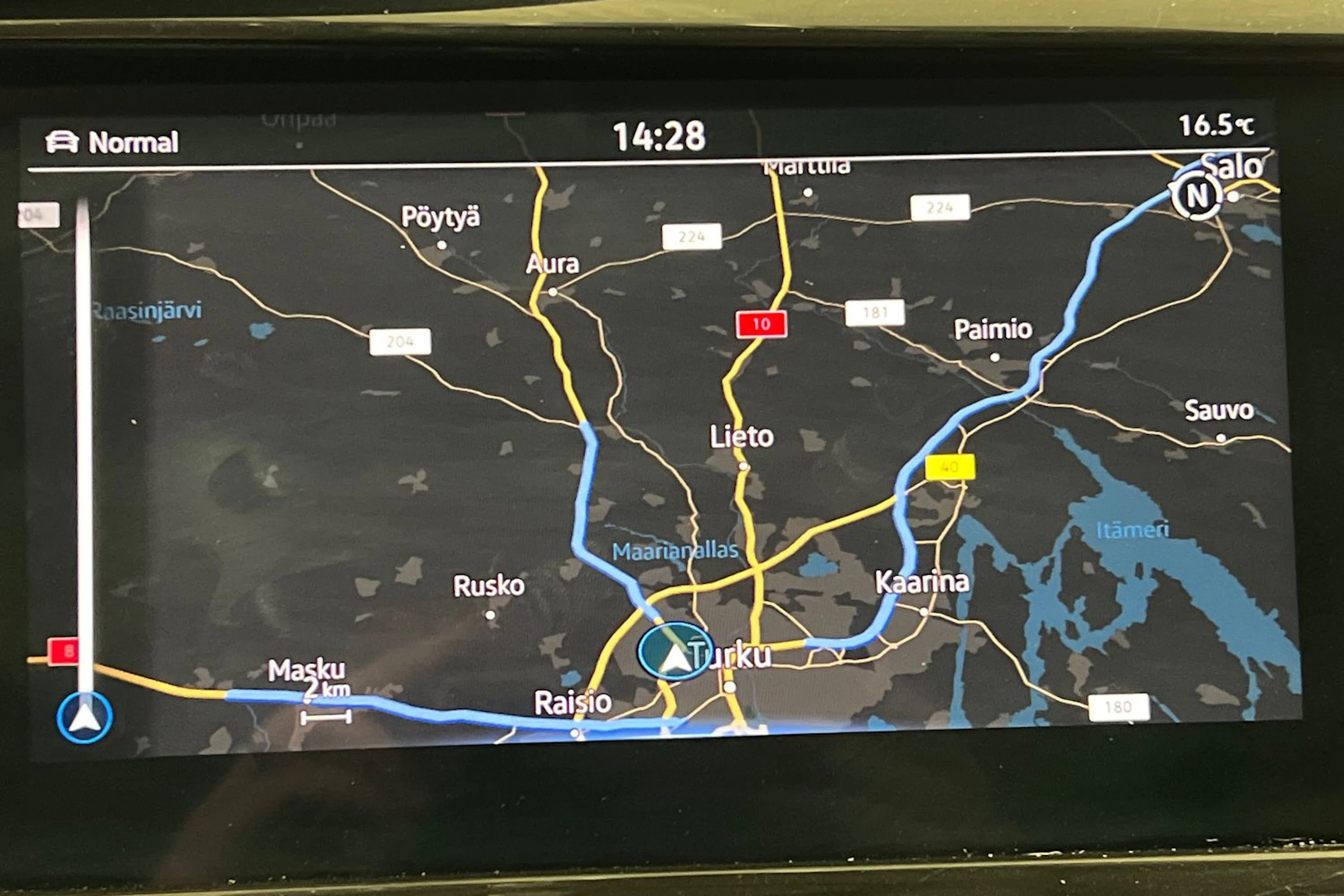 Musta Volkswagen Multivan 2022 kuva 17.