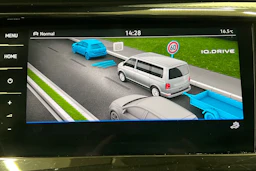 Musta Volkswagen Multivan 2022 kuva 19.