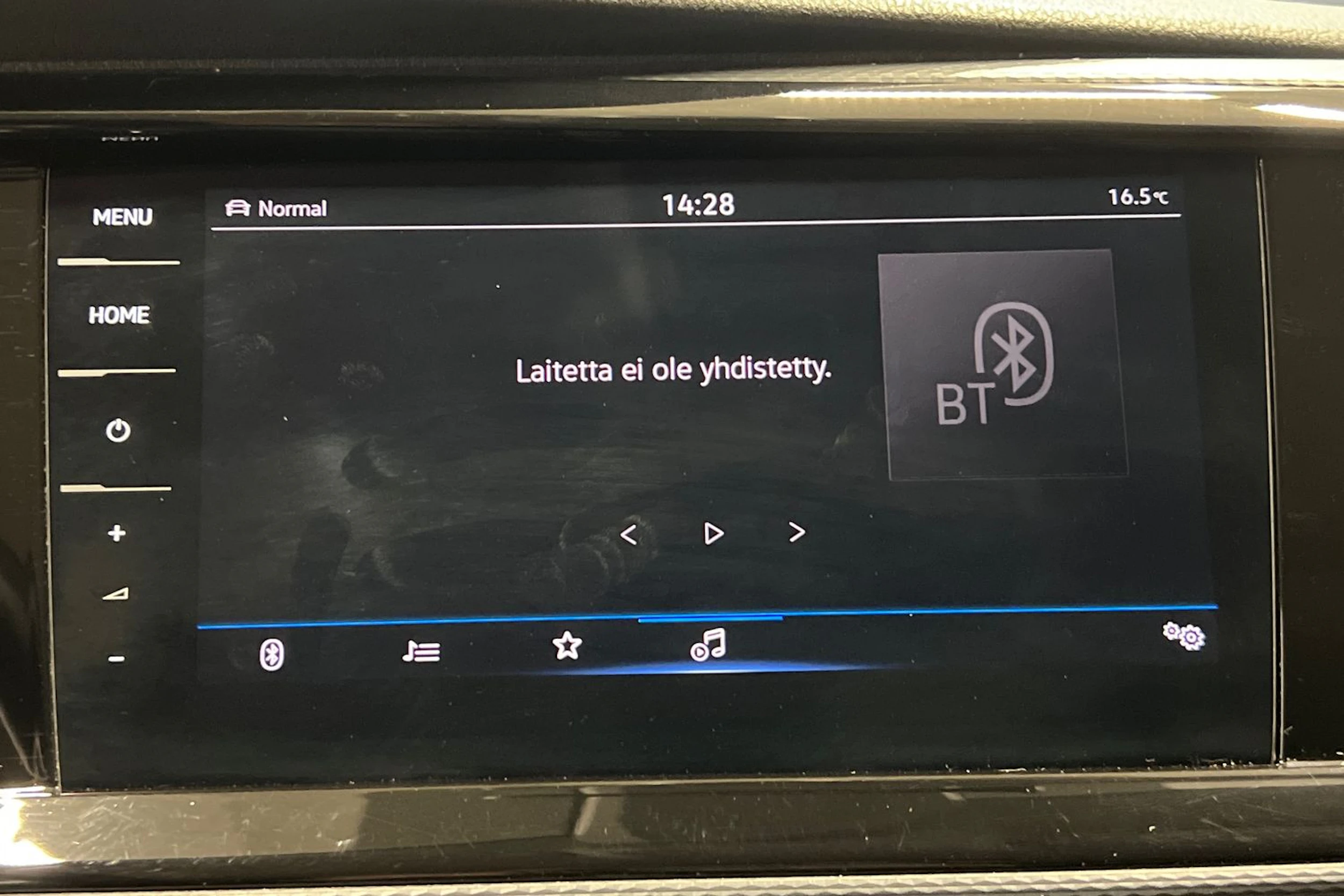 Musta Volkswagen Multivan 2022 kuva 20.