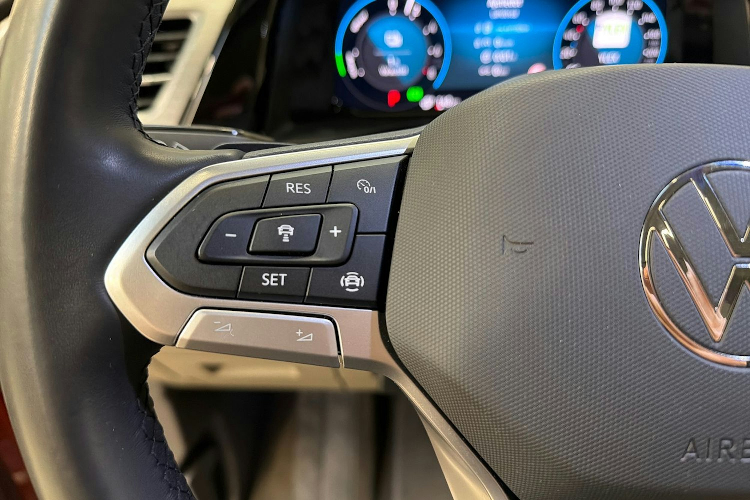 met. harmaa Volkswagen Multivan 2022 kuva 15.