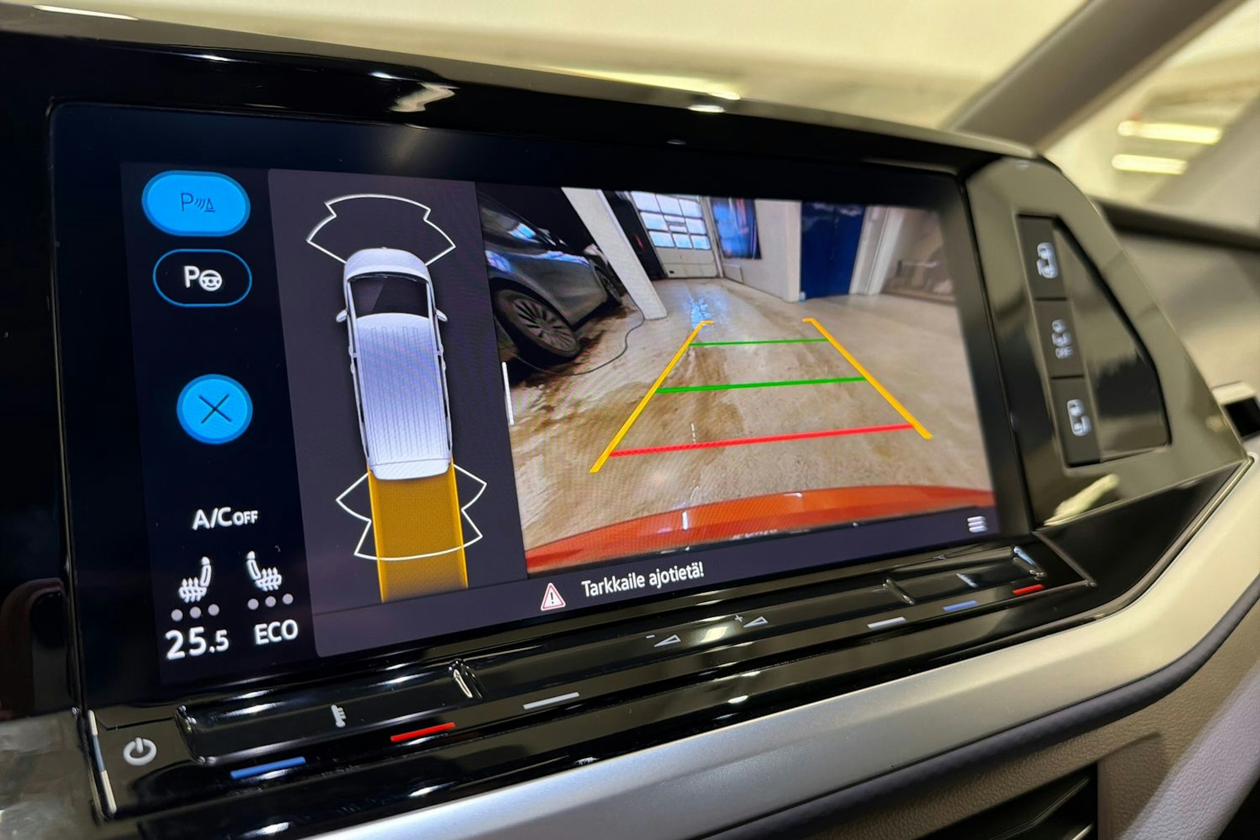 met. harmaa Volkswagen Multivan 2022 kuva 18.