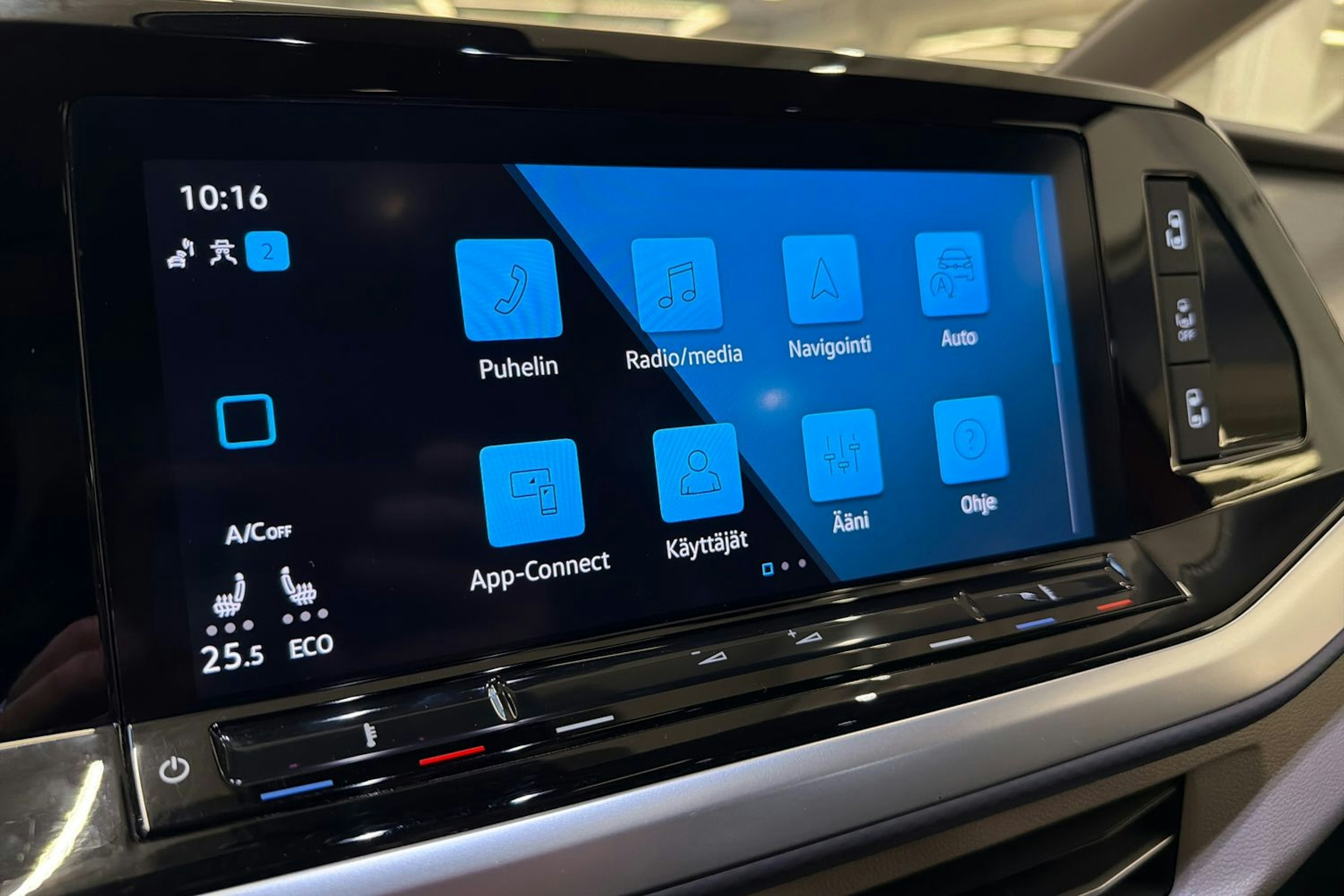 met. harmaa Volkswagen Multivan 2022 kuva 20.