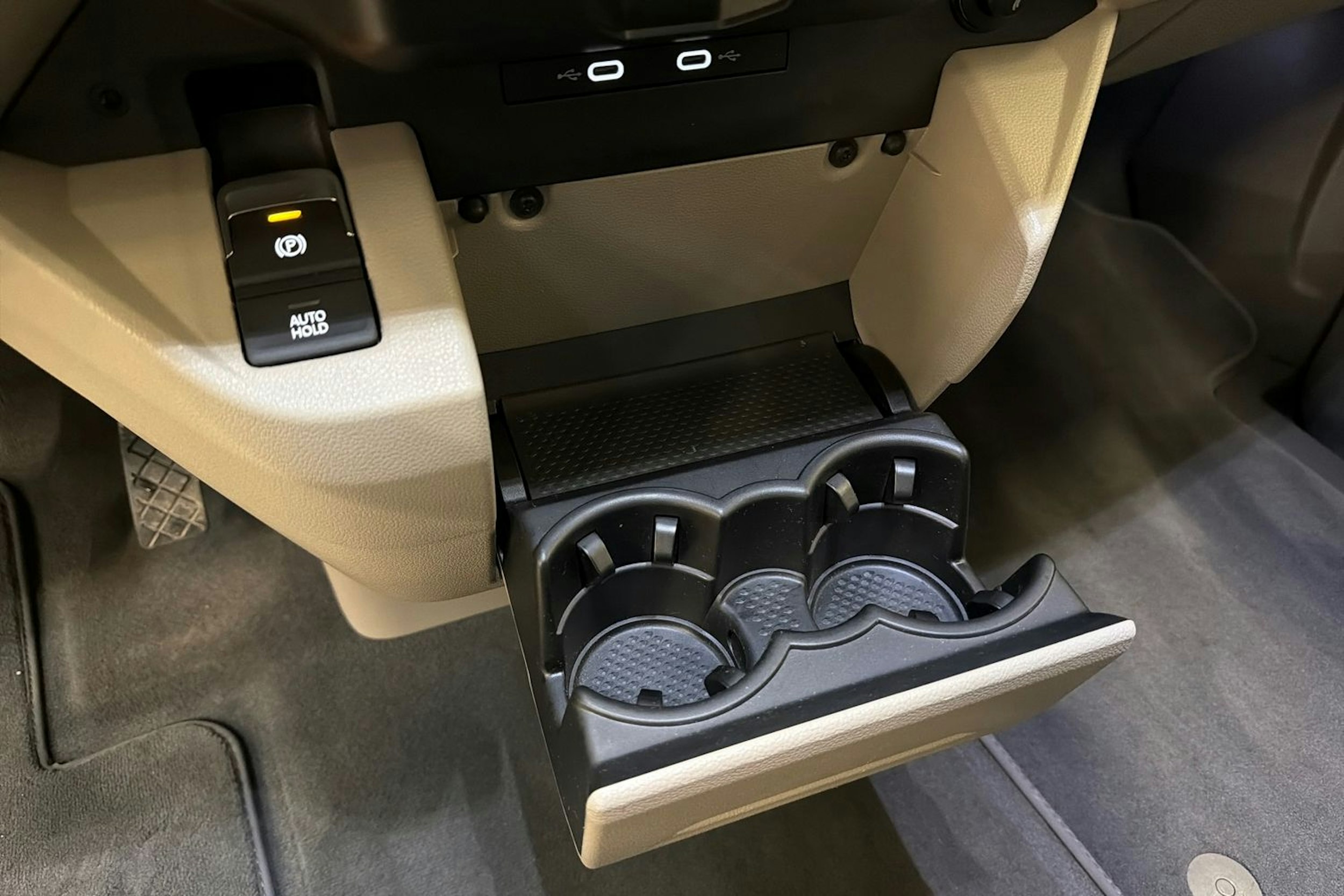 met. harmaa Volkswagen Multivan 2022 kuva 24.