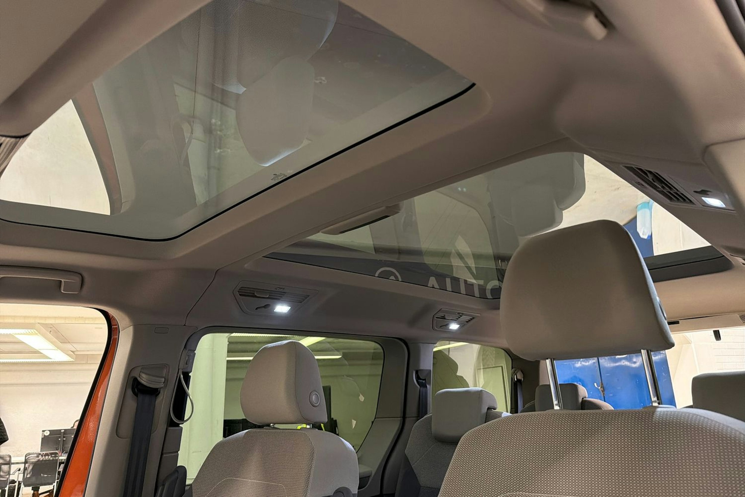 met. harmaa Volkswagen Multivan 2022 kuva 33.