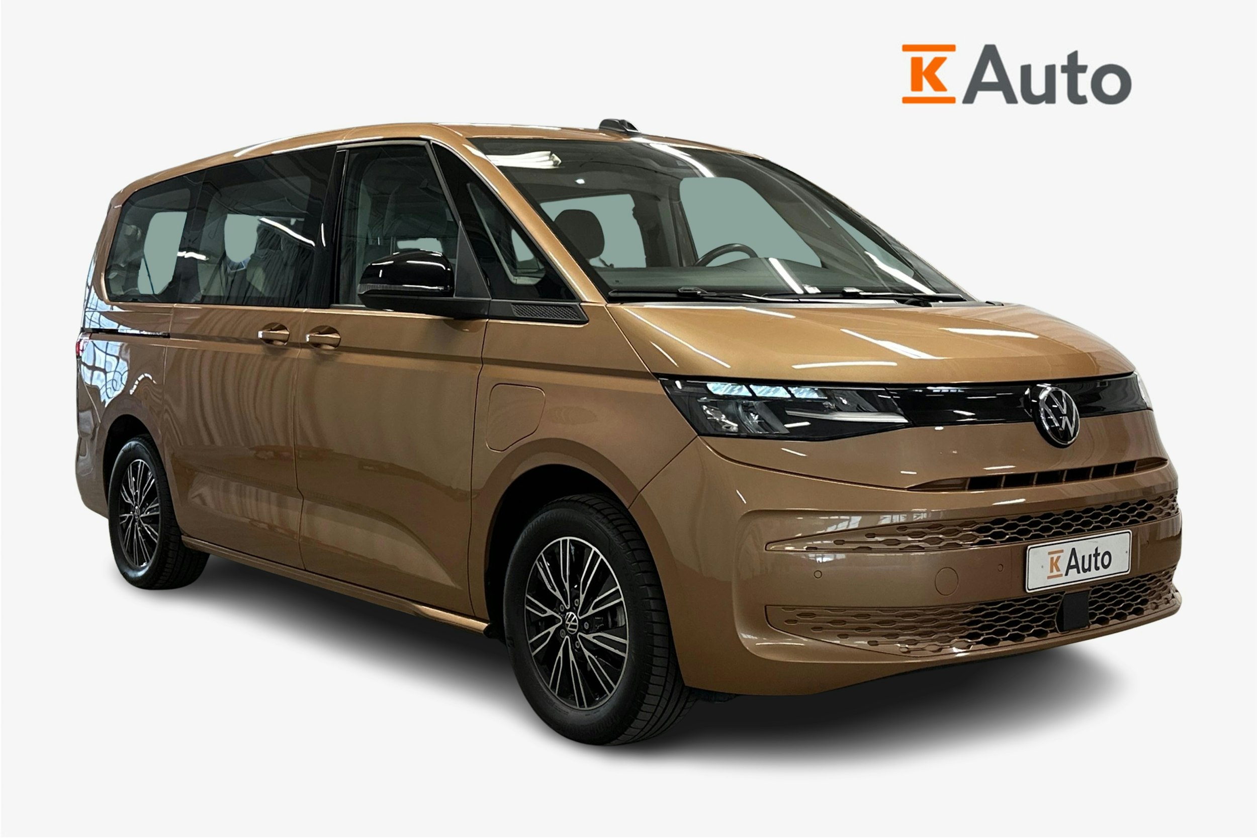 ruskea Volkswagen Multivan 2023 kuva 1.