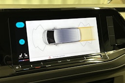 ruskea Volkswagen Multivan 2023 kuva 22.