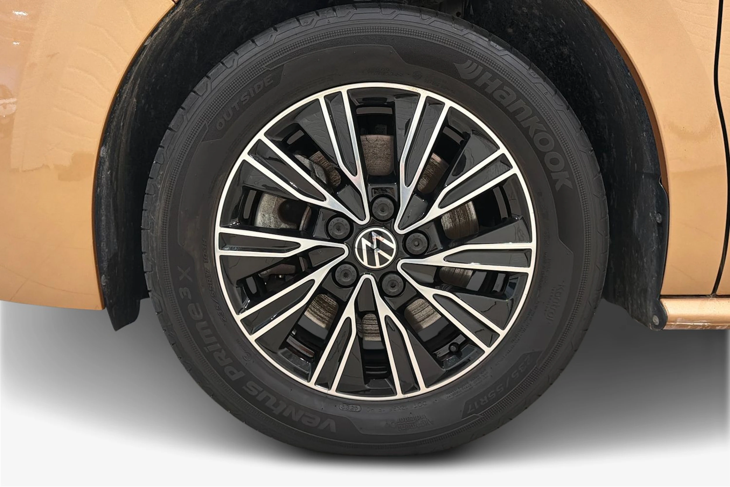 ruskea (beige) Volkswagen Multivan 2023 kuva 9.