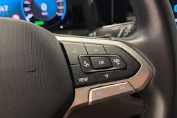 ruskea (beige) Volkswagen Multivan 2023 kuva 13.