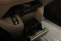 ruskea (beige) Volkswagen Multivan 2023 kuva 21.