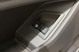 ruskea (beige) Volkswagen Multivan 2023 kuva 22.