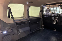 ruskea (beige) Volkswagen Multivan 2023 kuva 27.