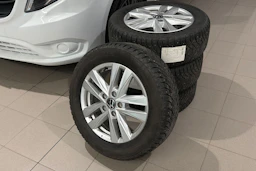 ruskea (beige) Volkswagen Multivan 2023 kuva 31.