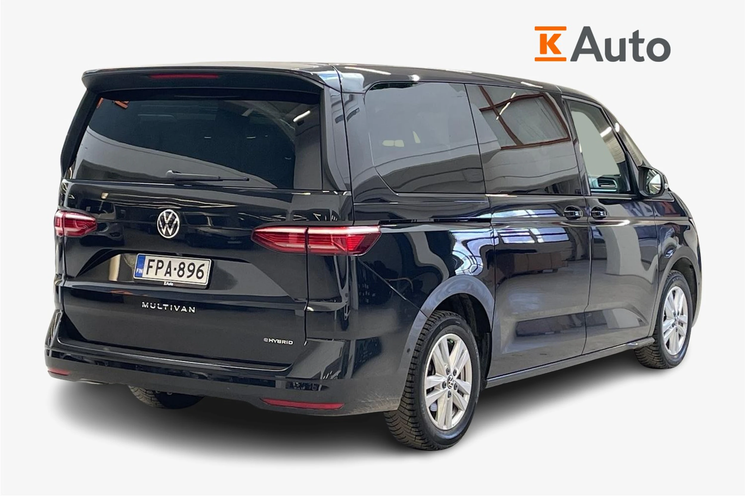 musta Volkswagen Multivan 2023 kuva 2.