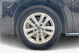 musta Volkswagen Multivan 2023 kuva 9.