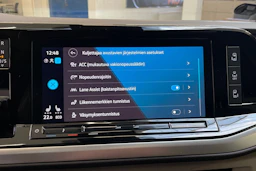 musta Volkswagen Multivan 2023 kuva 25.