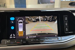 musta Volkswagen Multivan 2023 kuva 28.