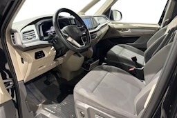 met. musta Volkswagen Multivan 2023 kuva 7.