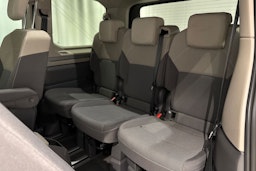 met. musta Volkswagen Multivan 2023 kuva 15.