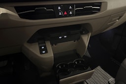 met. musta Volkswagen Multivan 2023 kuva 24.