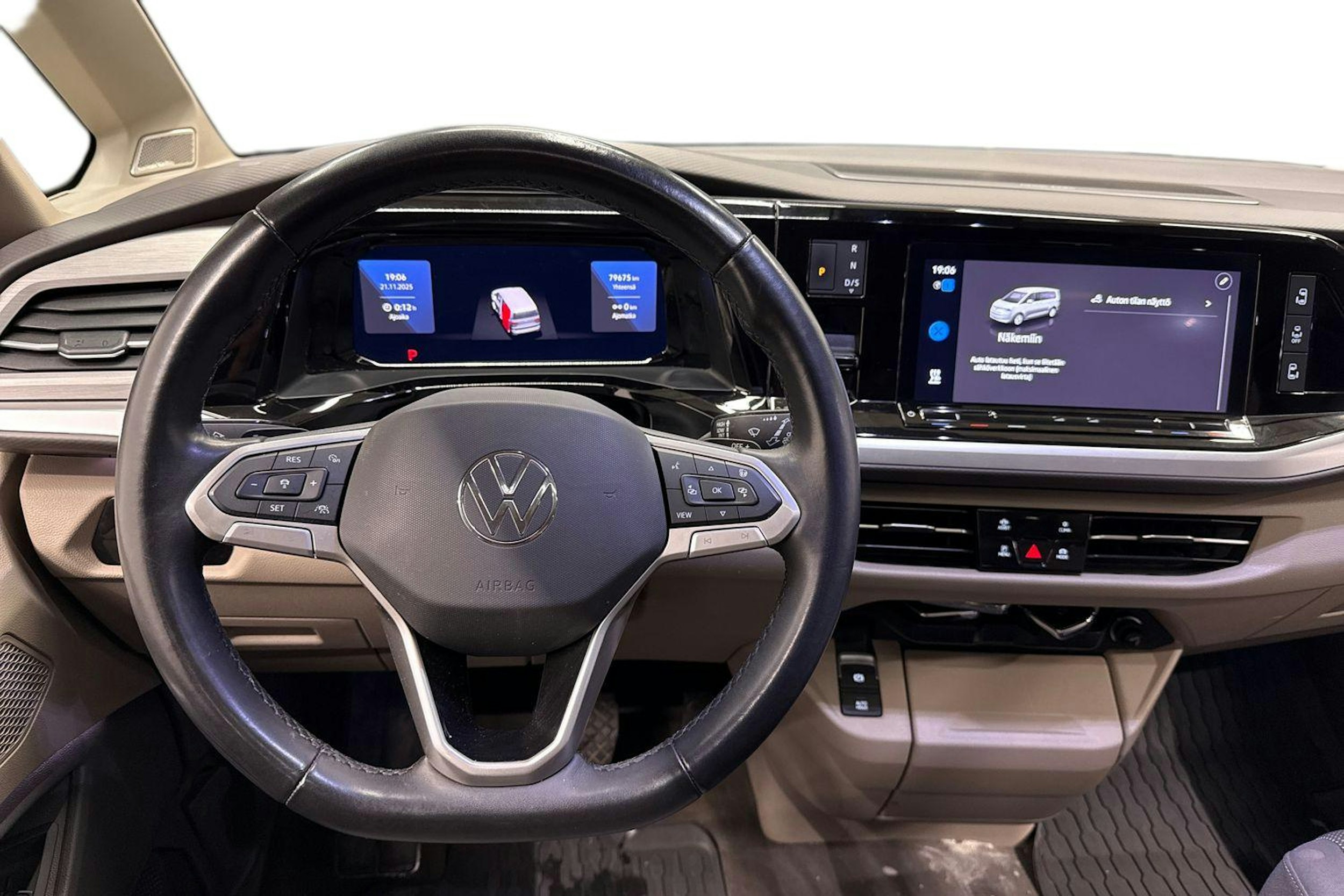 met. musta Volkswagen Multivan 2023 kuva 7.