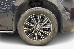 met. musta Volkswagen Multivan 2023 kuva 9.