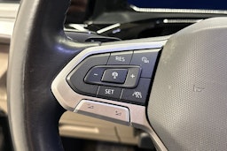 met. musta Volkswagen Multivan 2023 kuva 16.