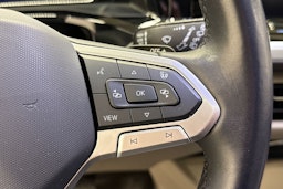 met. musta Volkswagen Multivan 2023 kuva 17.