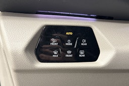 met. musta Volkswagen Multivan 2023 kuva 18.