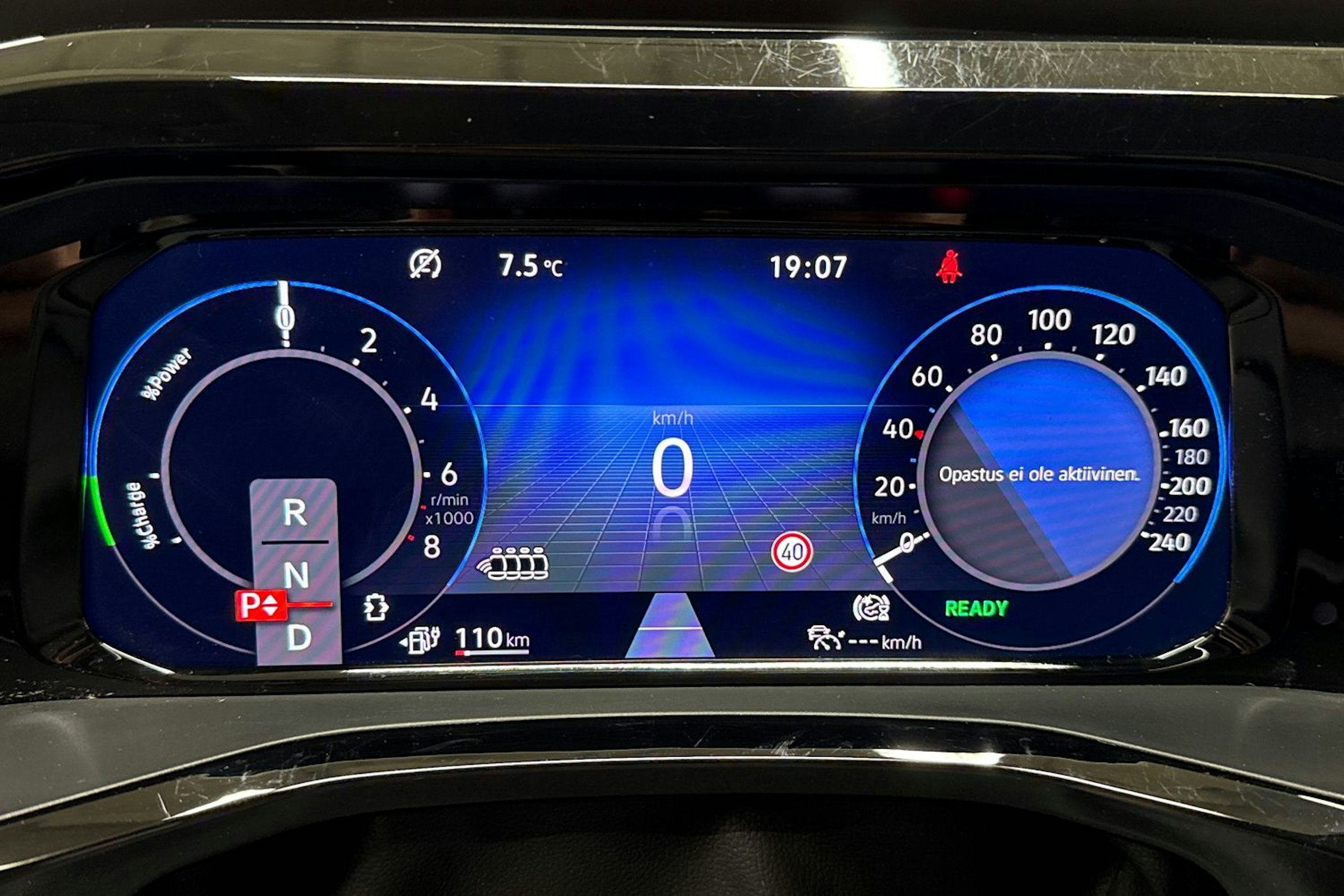 met. musta Volkswagen Multivan 2023 kuva 21.